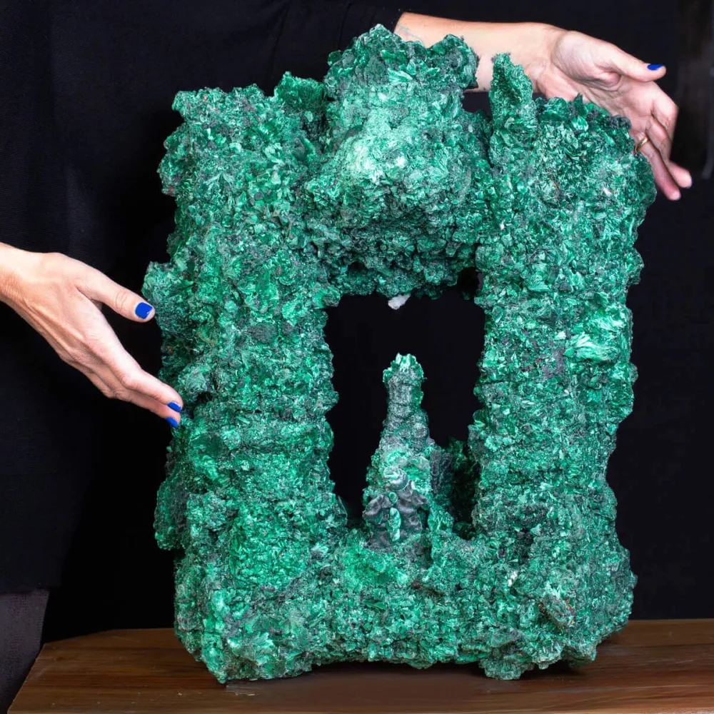 Malachite Fibrosa: Campione Naturale di Incredibile Bellezza e Forma , Straordinariamente Rara.