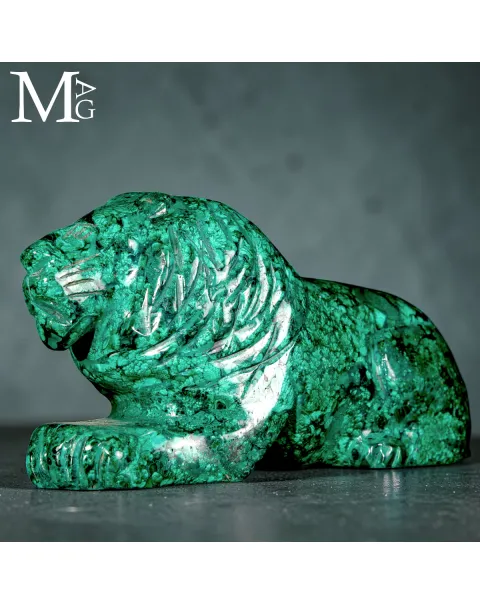 Scultura in Malachite naturale – Leone accovacciato