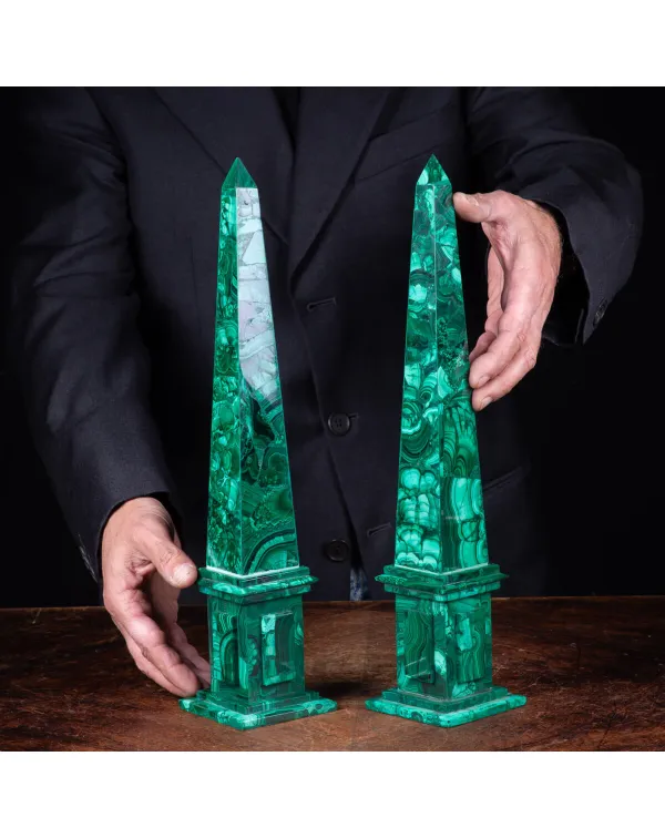 Obelischi di Malachite: Eleganza Naturale e Trasfo...