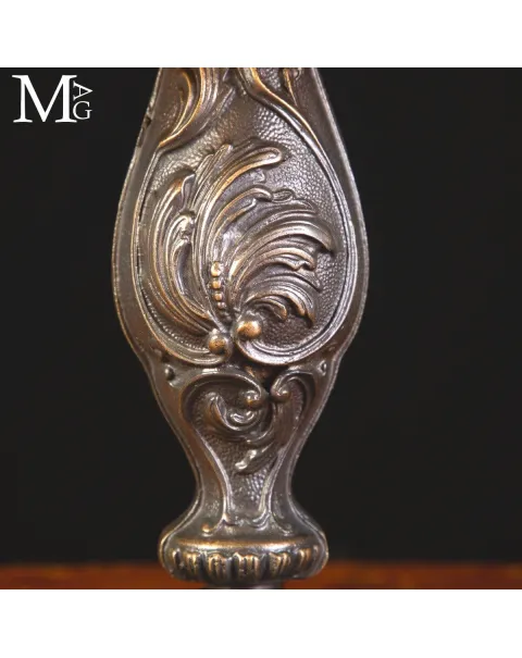 Lampada in ambra fossile – stile Tiffany.