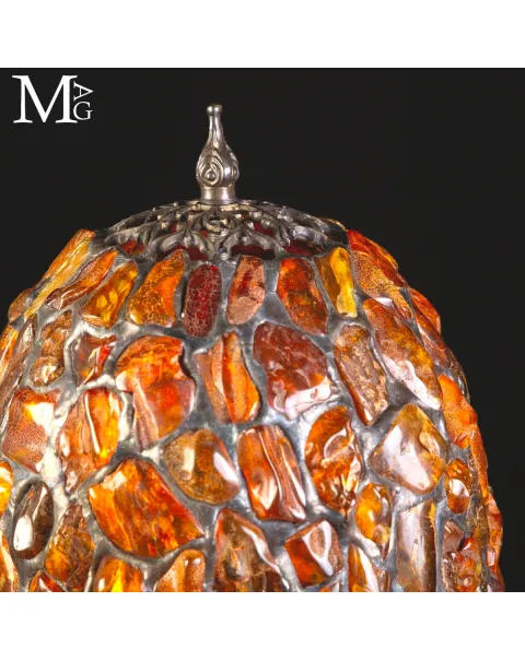 Lampada in ambra fossile – stile Tiffany.