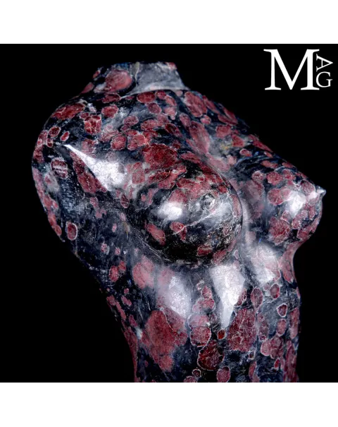 Scultura Busto Femminile in Scisto con Granati.