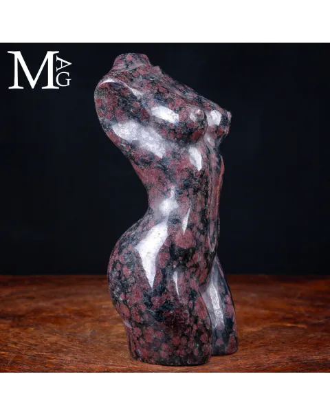 Scultura Corpo Femminile – Busto in Scisto con Granati
