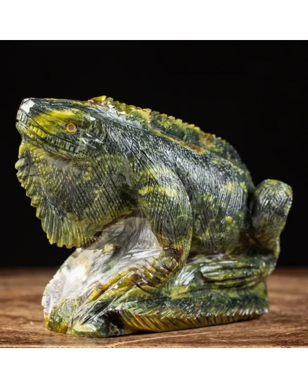 Statua Iguana In Gruppo Serpentino