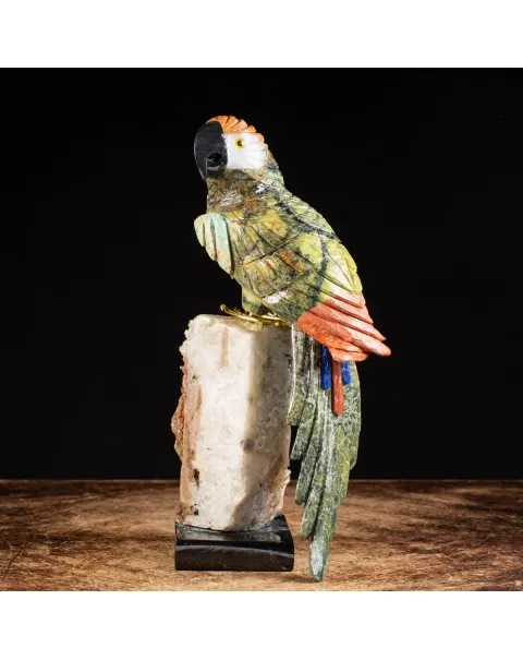 Statua Pappagallo In Gruppo Serpentino