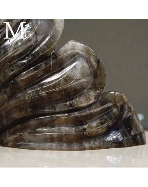 Lord Ganesh – Scultura in labradorite intagliata a mano.