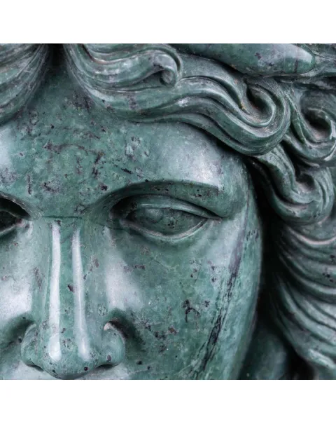 Scultura in Marmo di: Medusa, prima della Trasformazione.