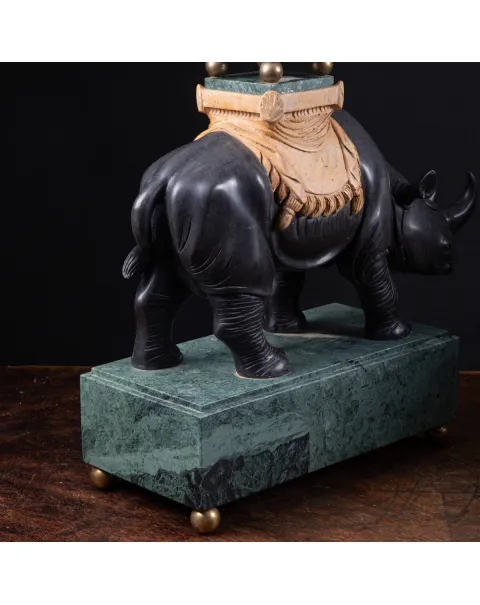 Sculture in pregiato marmo italiano - Rinoceronti con obelischi