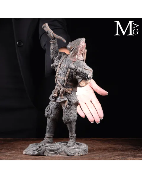 Scultura in Bronzo - Guerriero Cerimoniale Orientale.