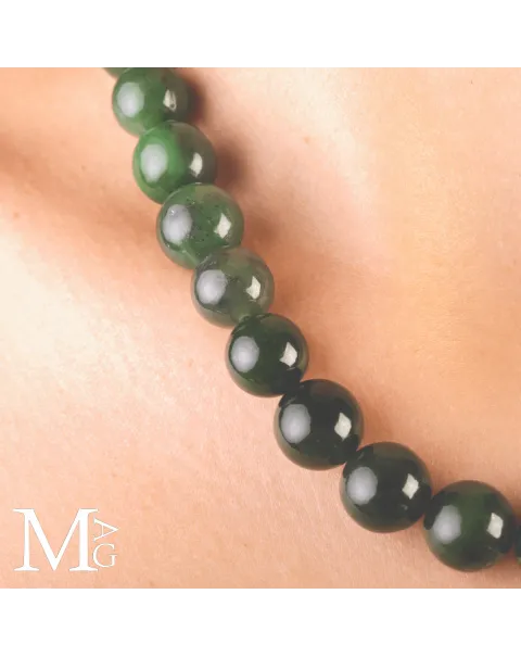 Collier in Giada Nefrite – Gradazione Naturale di Verdi.