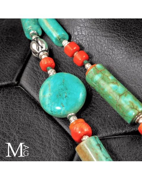 Collana Rituale Himalayana in Argento Cesellato, Turchese, Corallo e Ambra.