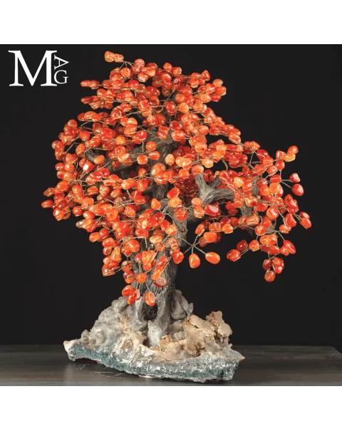 Albero della Vita in Corniola: Simbolo di Connessione e Fascino Naturale.