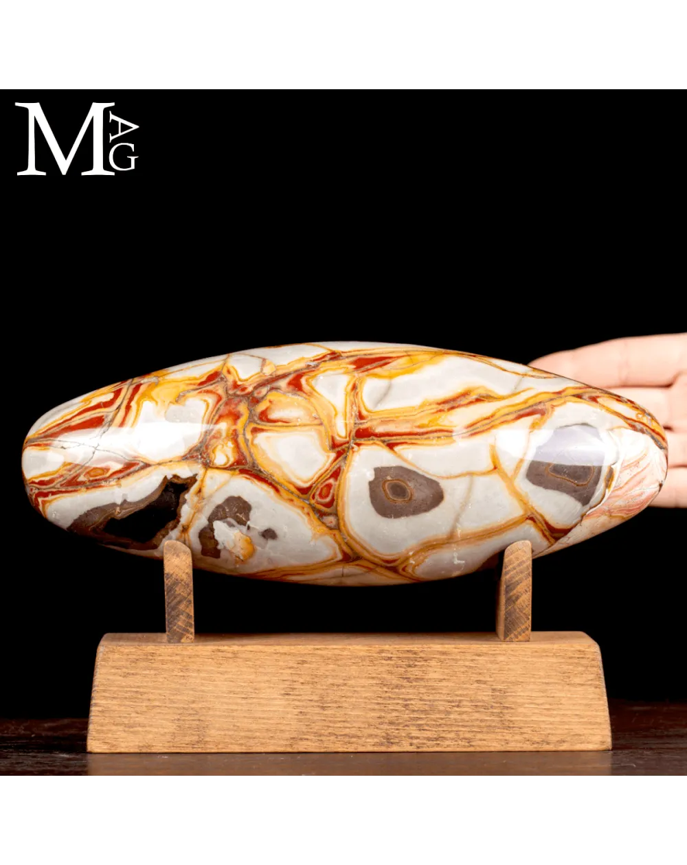 Shiva Lingam in Diaspro Agatizzato.