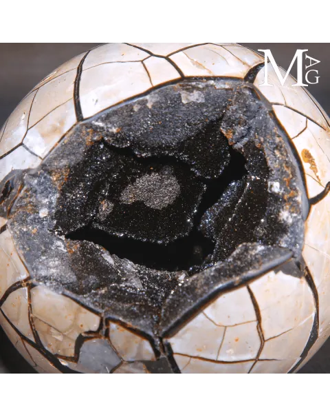 Sfera in Septaria con Geode Naturale – Madagascar