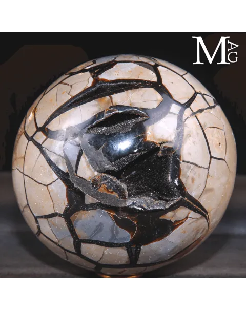 Sfera in Septaria con Geode Naturale – Madagascar