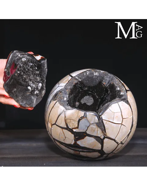 Sfera in Septaria con Geode Naturale – Madagascar