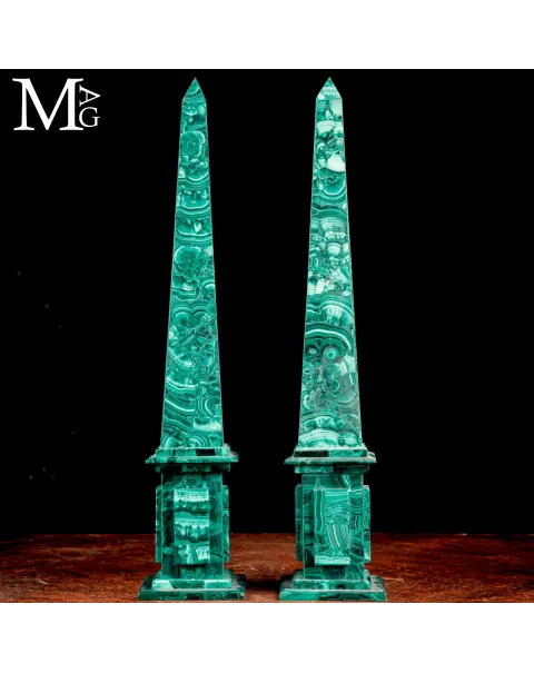 Coppia di Obelischi in Malachite.