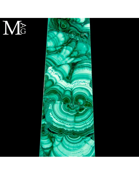 Coppia di Obelischi in Malachite – Design d’Interni