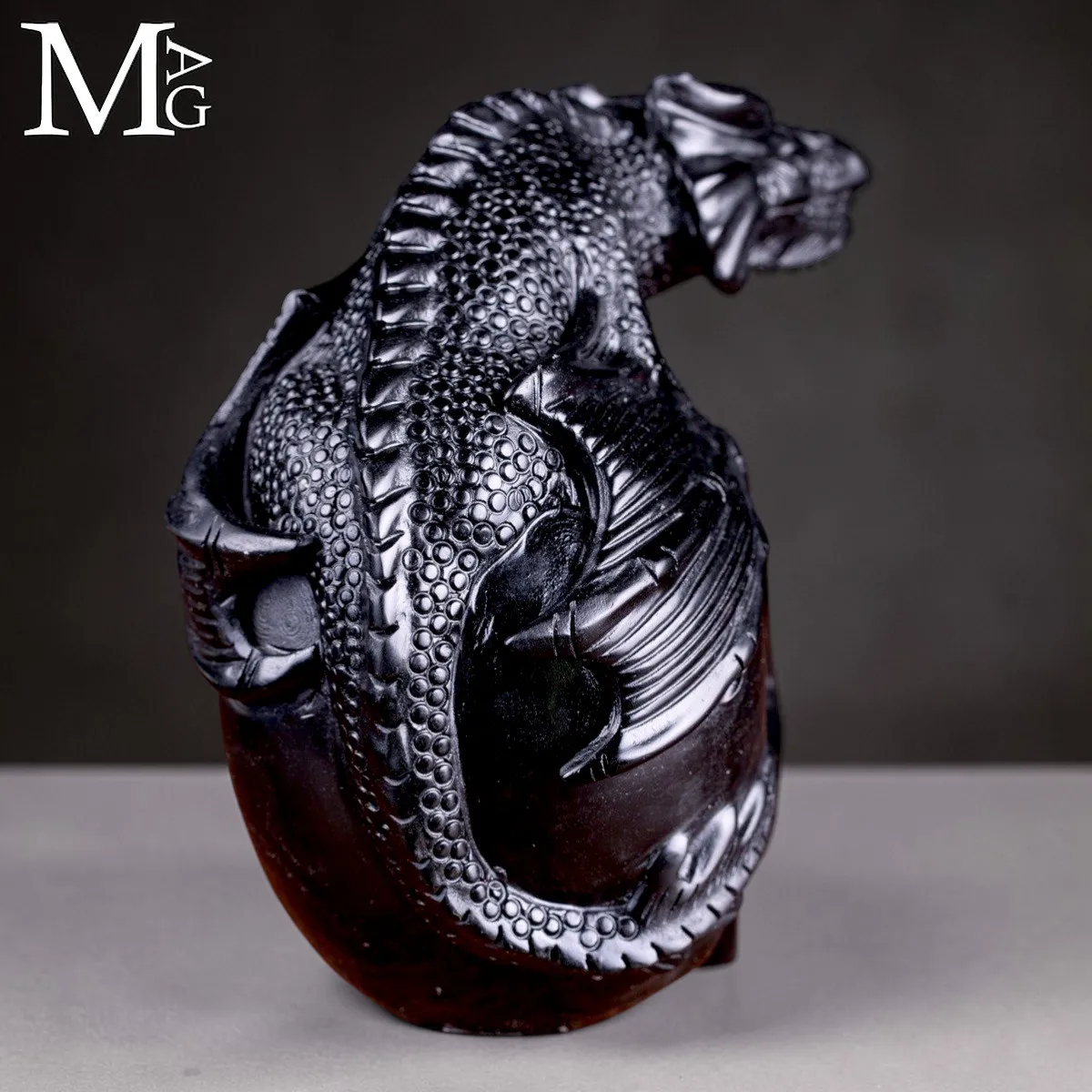 Scultura in Diaspro Nero – Teschio con Drago