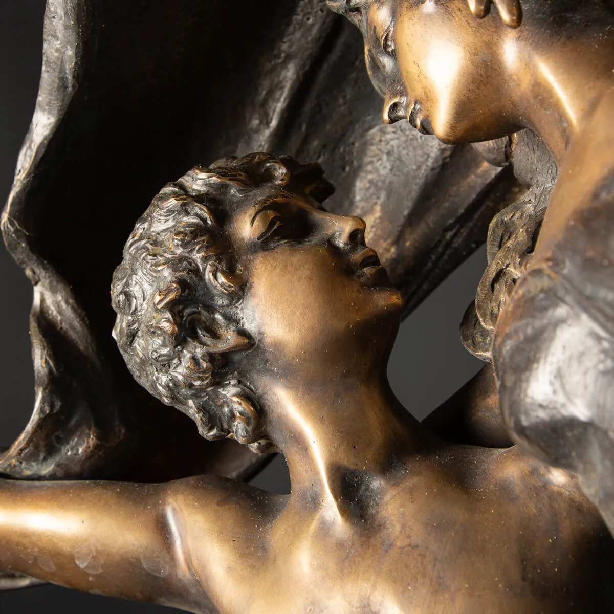 Scultura Bronzo Amore al Vento