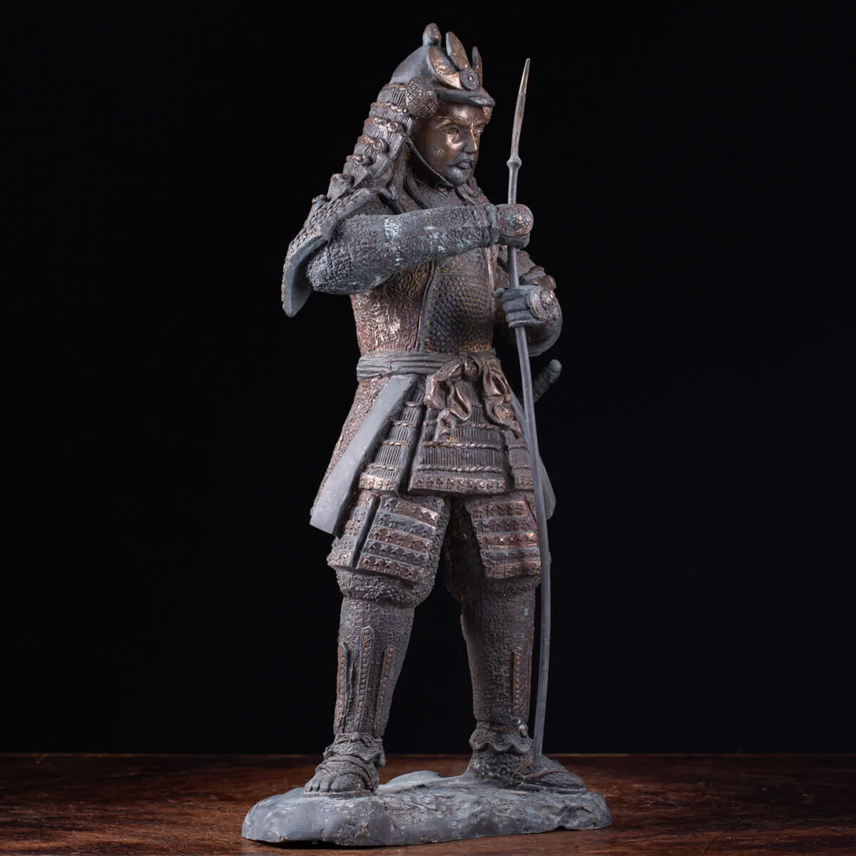 Guerriero Samurai: Statua in Bronzo Era Meiji.