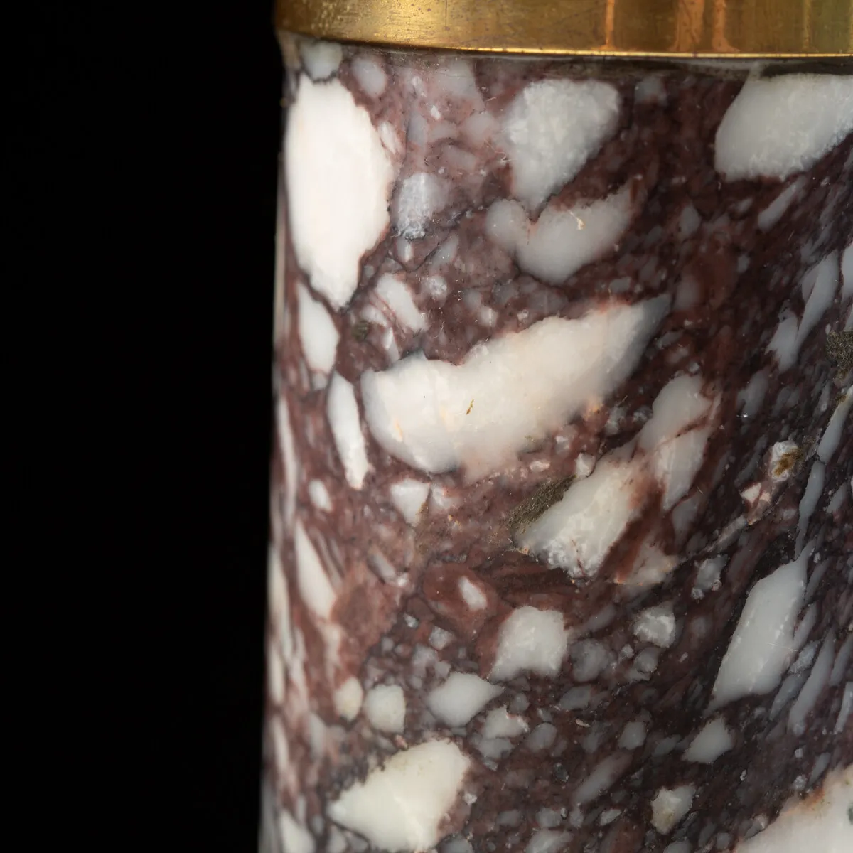 Colonna in marmo con Cristallo di Rocca