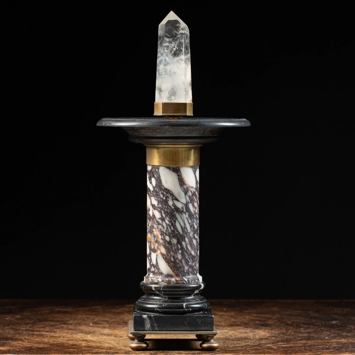 Colonna in marmo con Cristallo di Rocca
