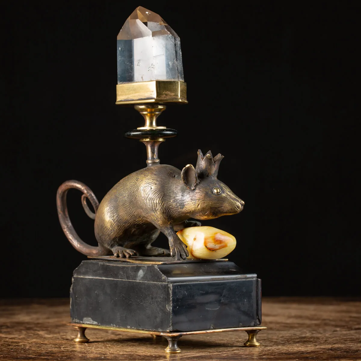 Scultura roditore con Quarzo e Ambra