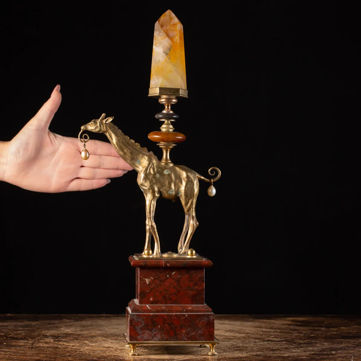 Scultura Giraffa con Quarzo