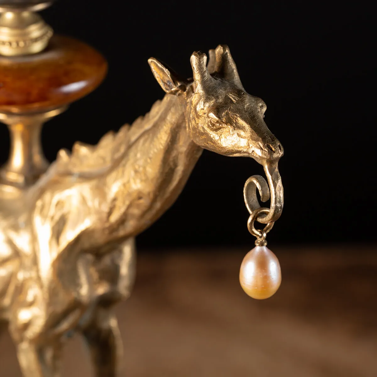 Scultura Giraffa con Quarzo