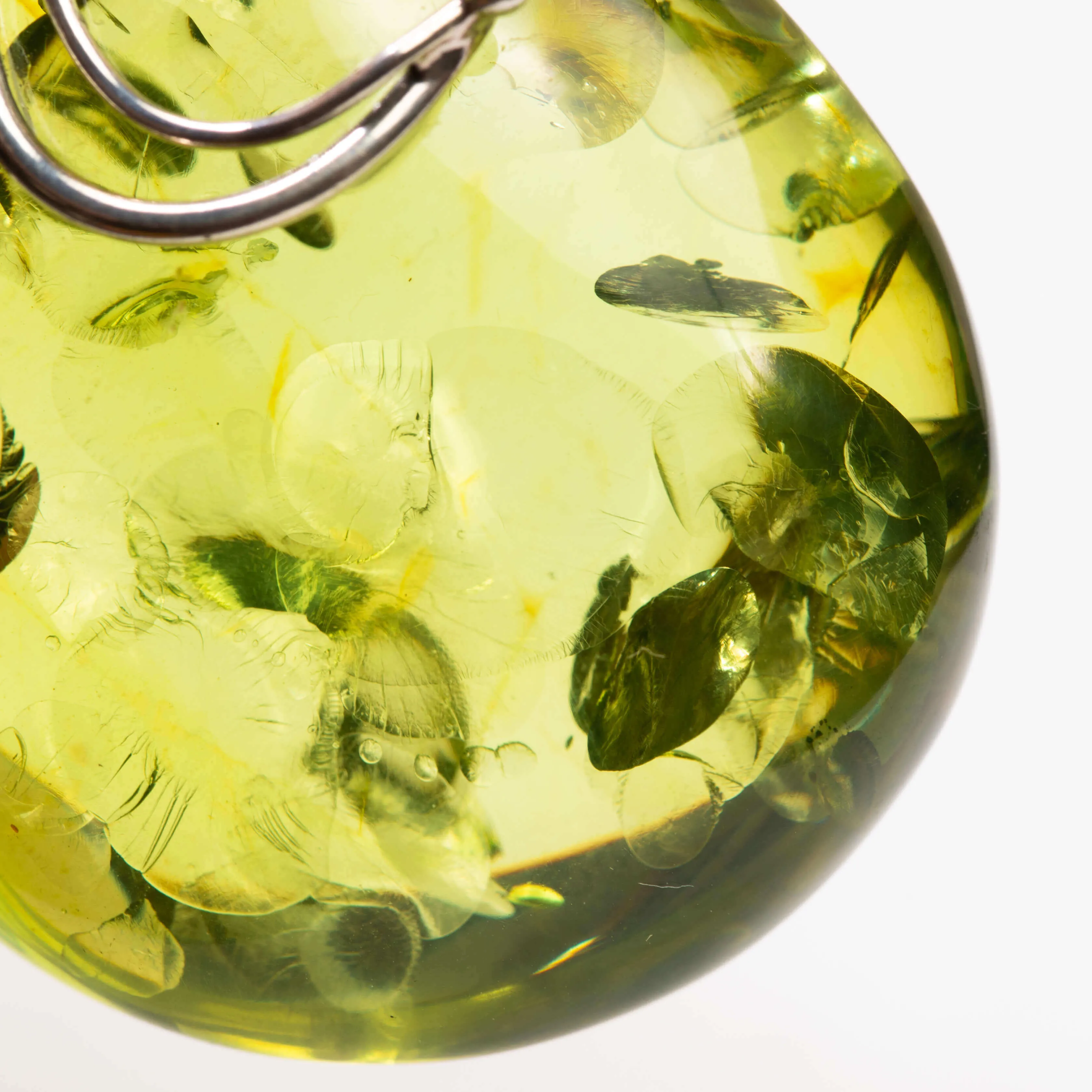 Ciondolo Ambra Verde Caraibica: Un Tesoro di 20 Milioni di Anni.