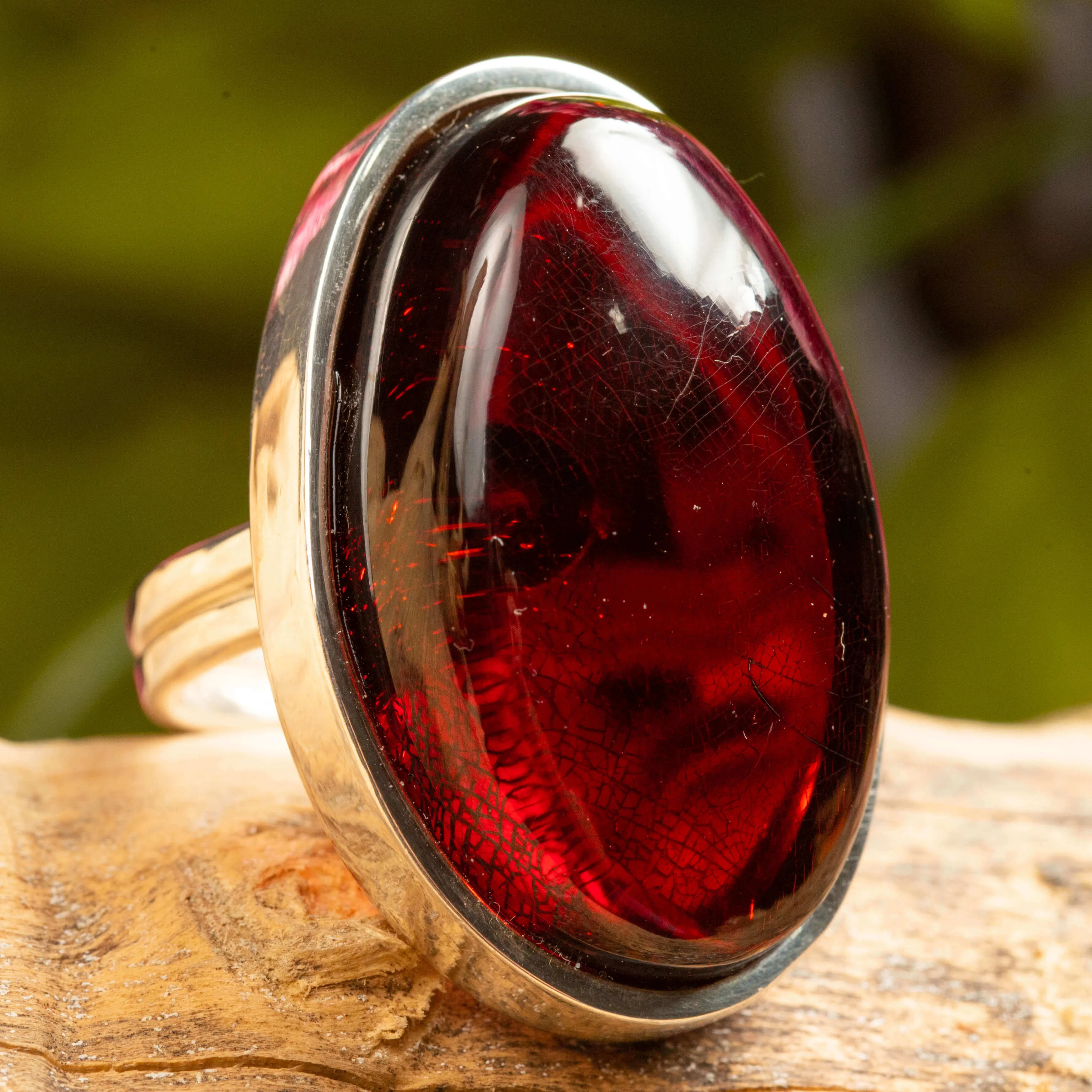 Anello in Argento con Gemma d'Ambra Baltica Verde.