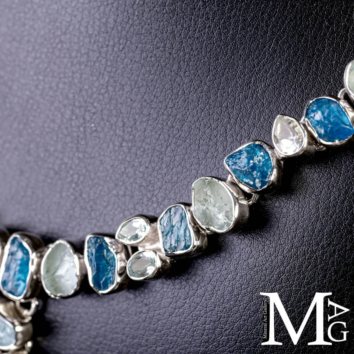 Collier in Argento con Acquamarina e Apatite Naturali.