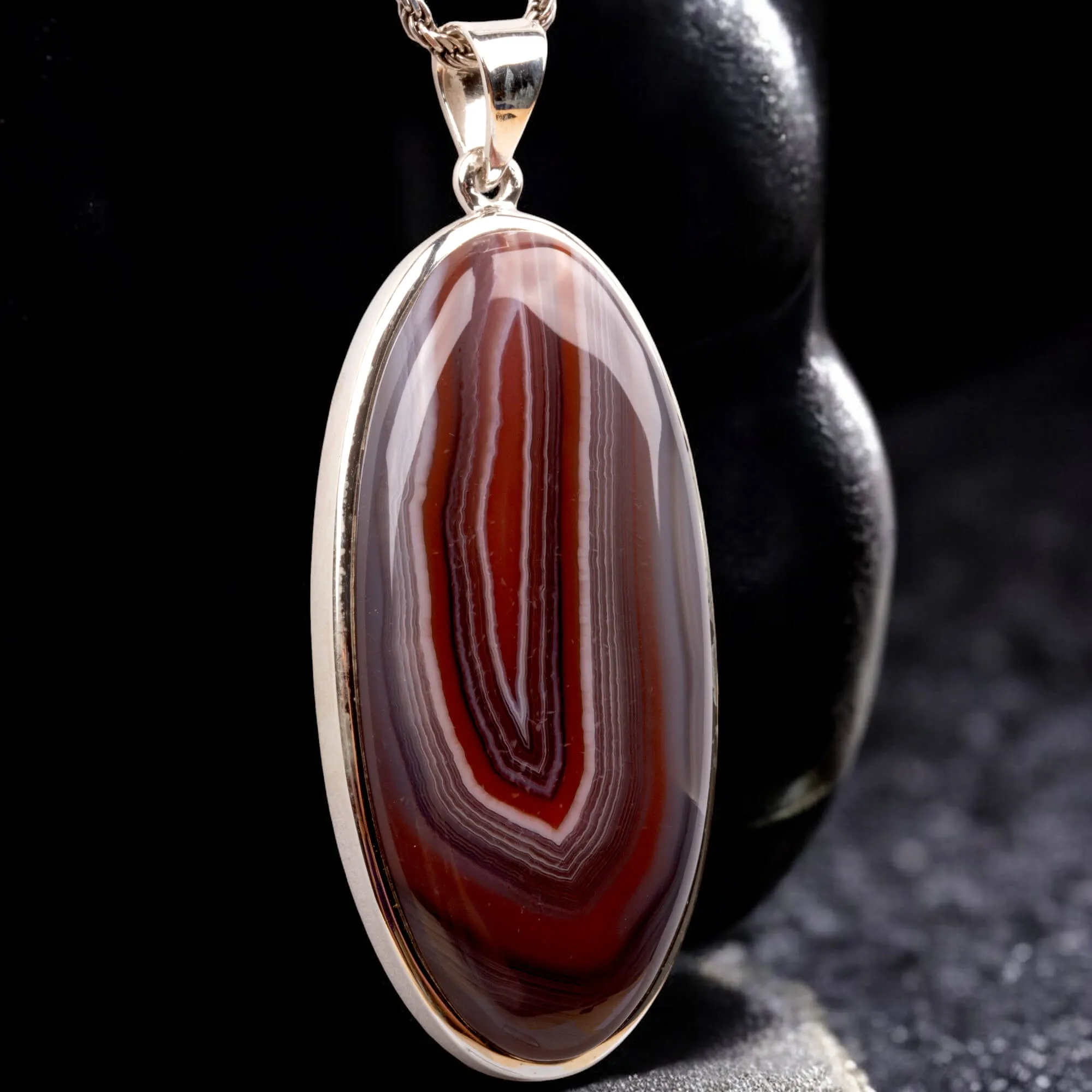 Ciondolo in Argento con Cabochon di Agata Rossa.