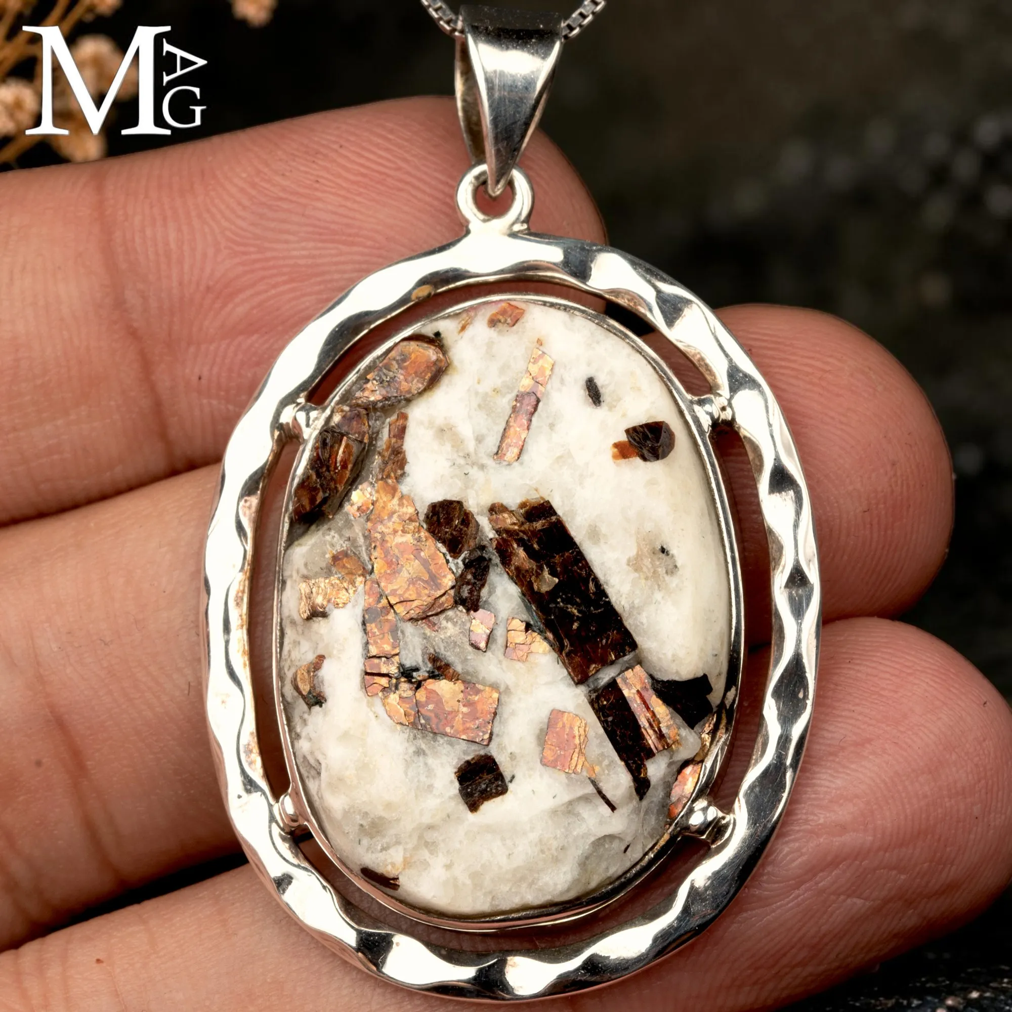Ciondolo in Argento con Astrophyllite Naturale.