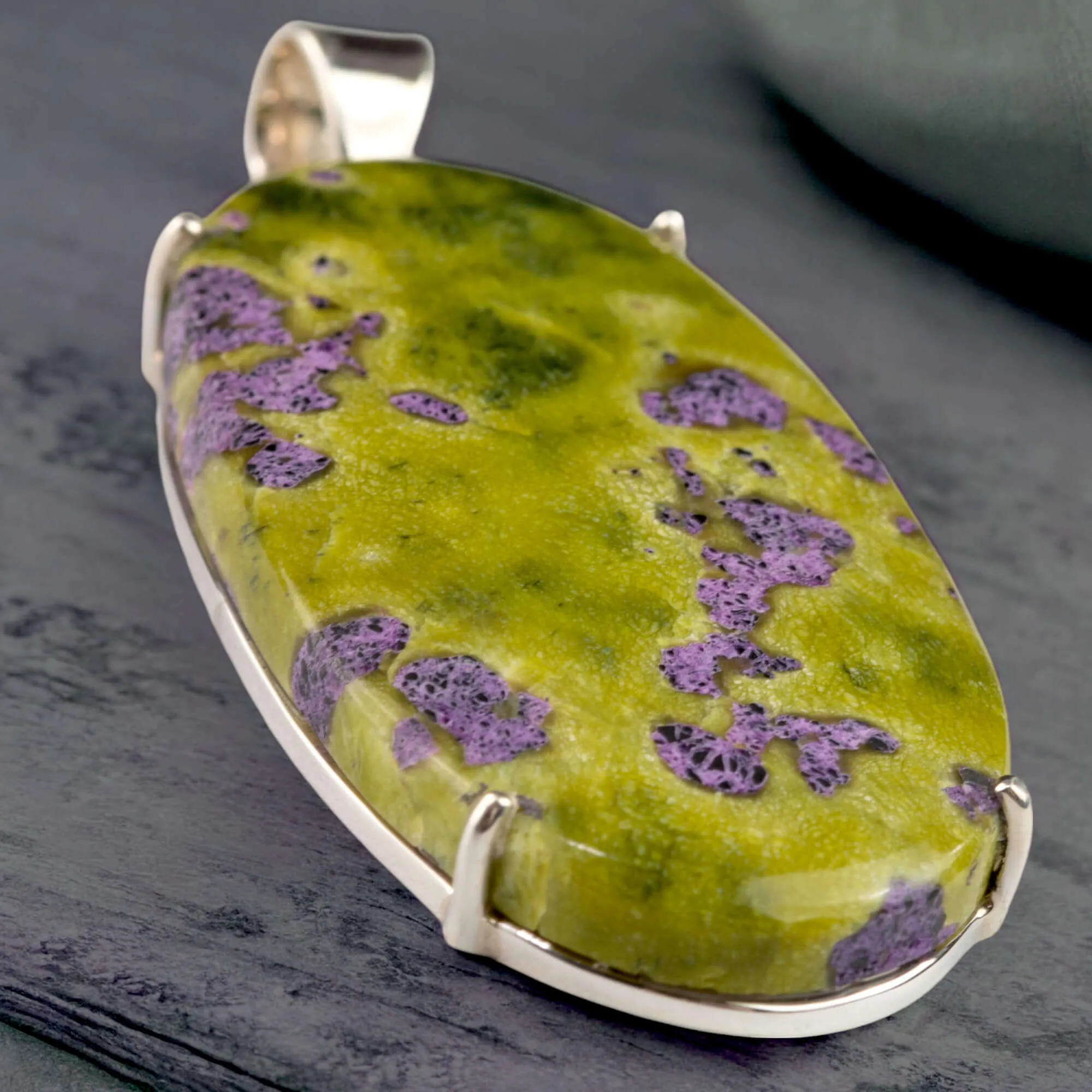 Ciondolo in Argento con Pietra di Atlantisite Australiana.