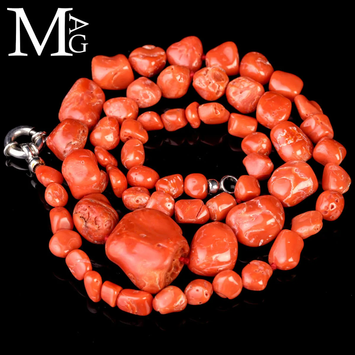 Corallo Rosso di Alghero: Una Collana dalla Bellezza Sarda