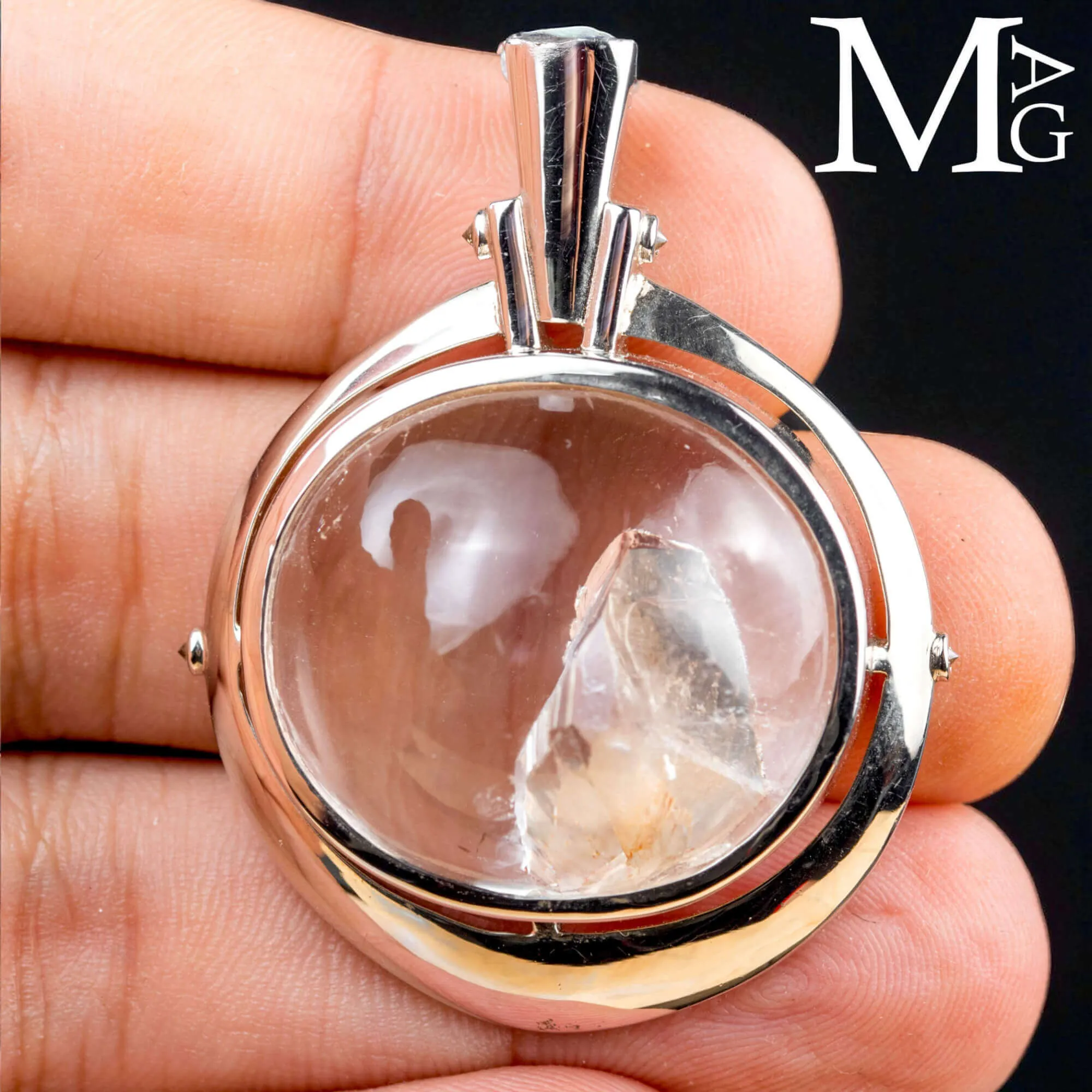 Ciondolo in Argento con Raro Quarzo Manifestation – Design Moderno ed Elegante.
