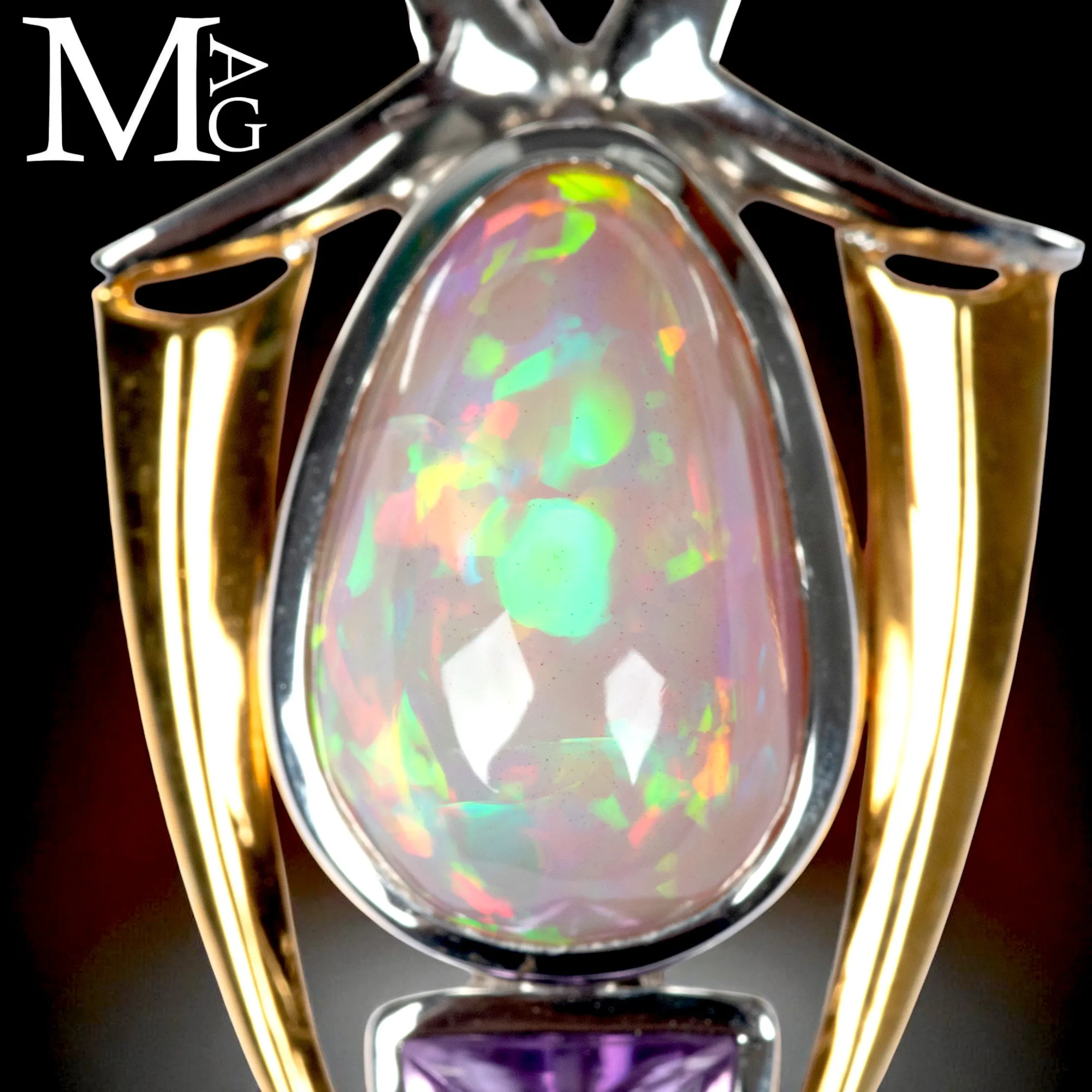 Collier con opale, ametista, smeraldo e diamante – ali in madreperla