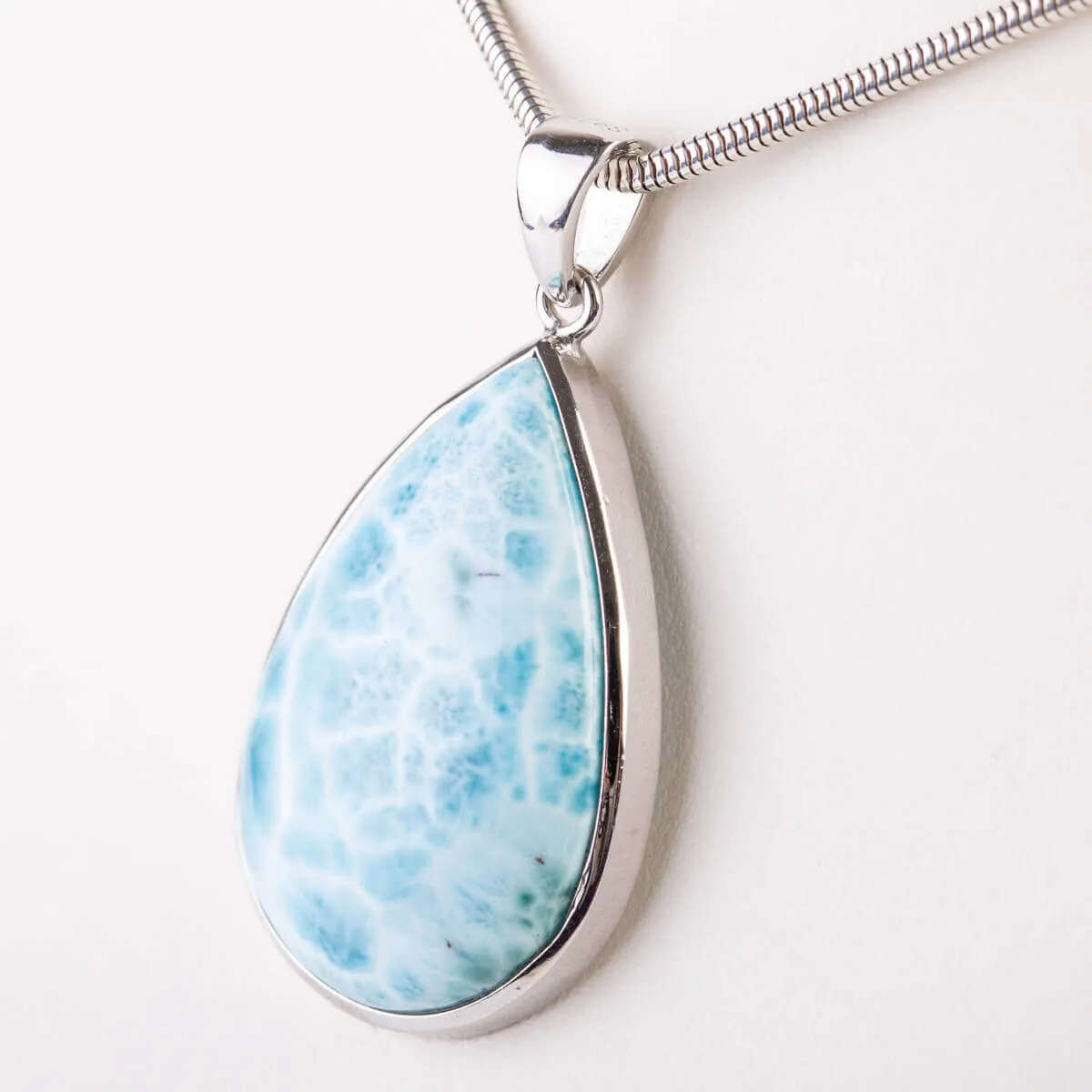 Ciondolo in Argento con Larimar, la Pietra della Tranquillità.