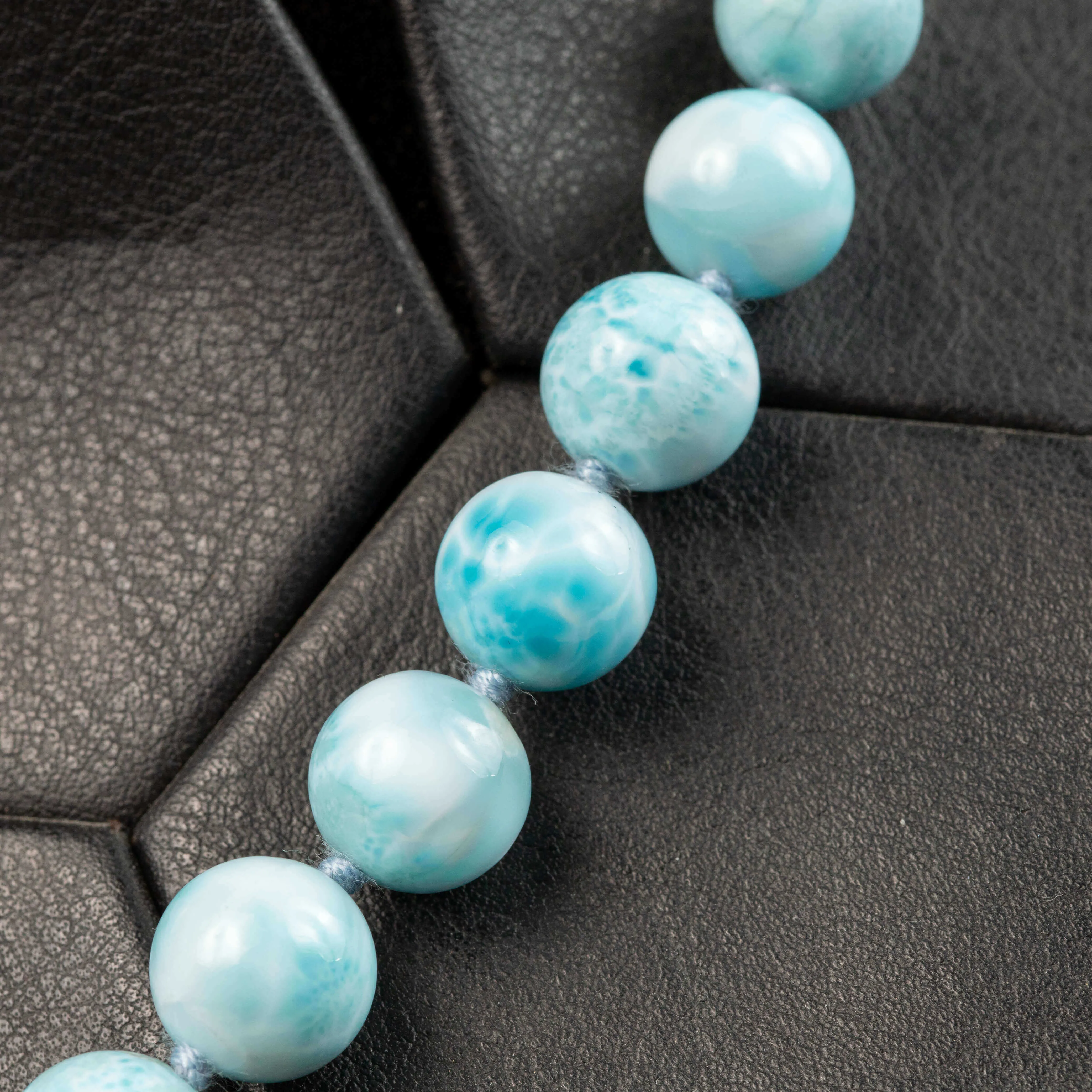 Collana Esclusiva di Perle di Larimar dei Caraibi.