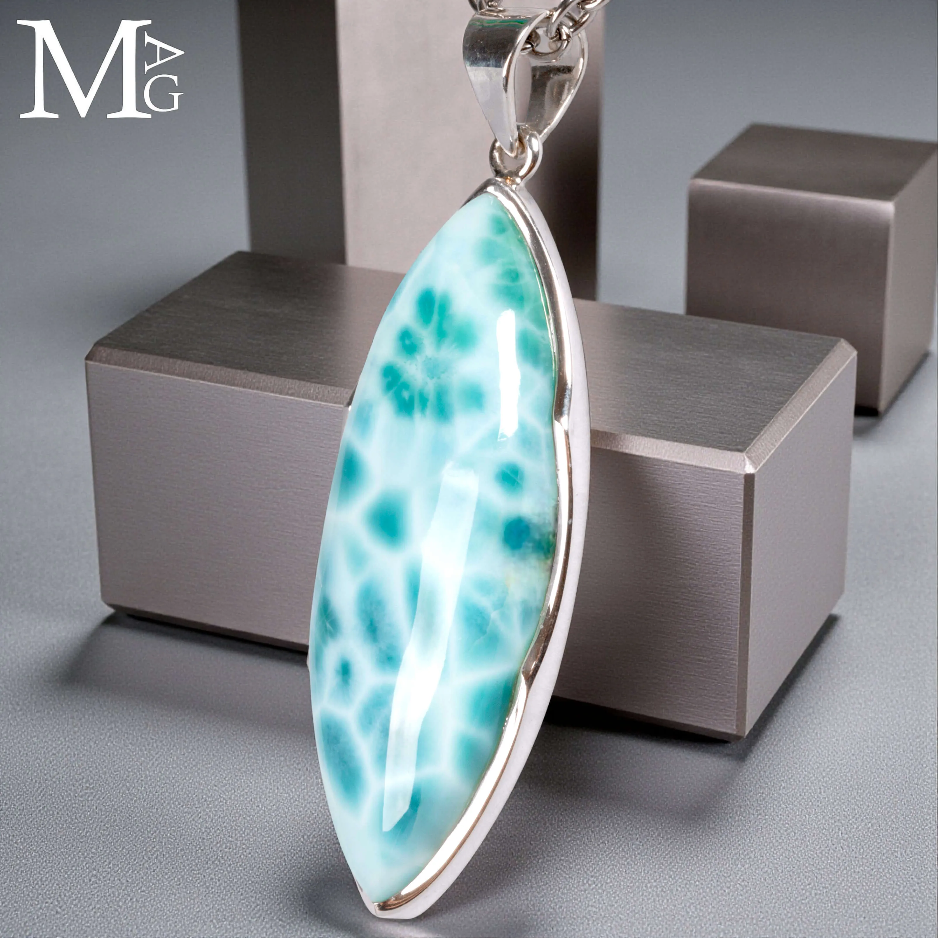 Larimar Naturale – Pietra del Mare Cristallizzata.