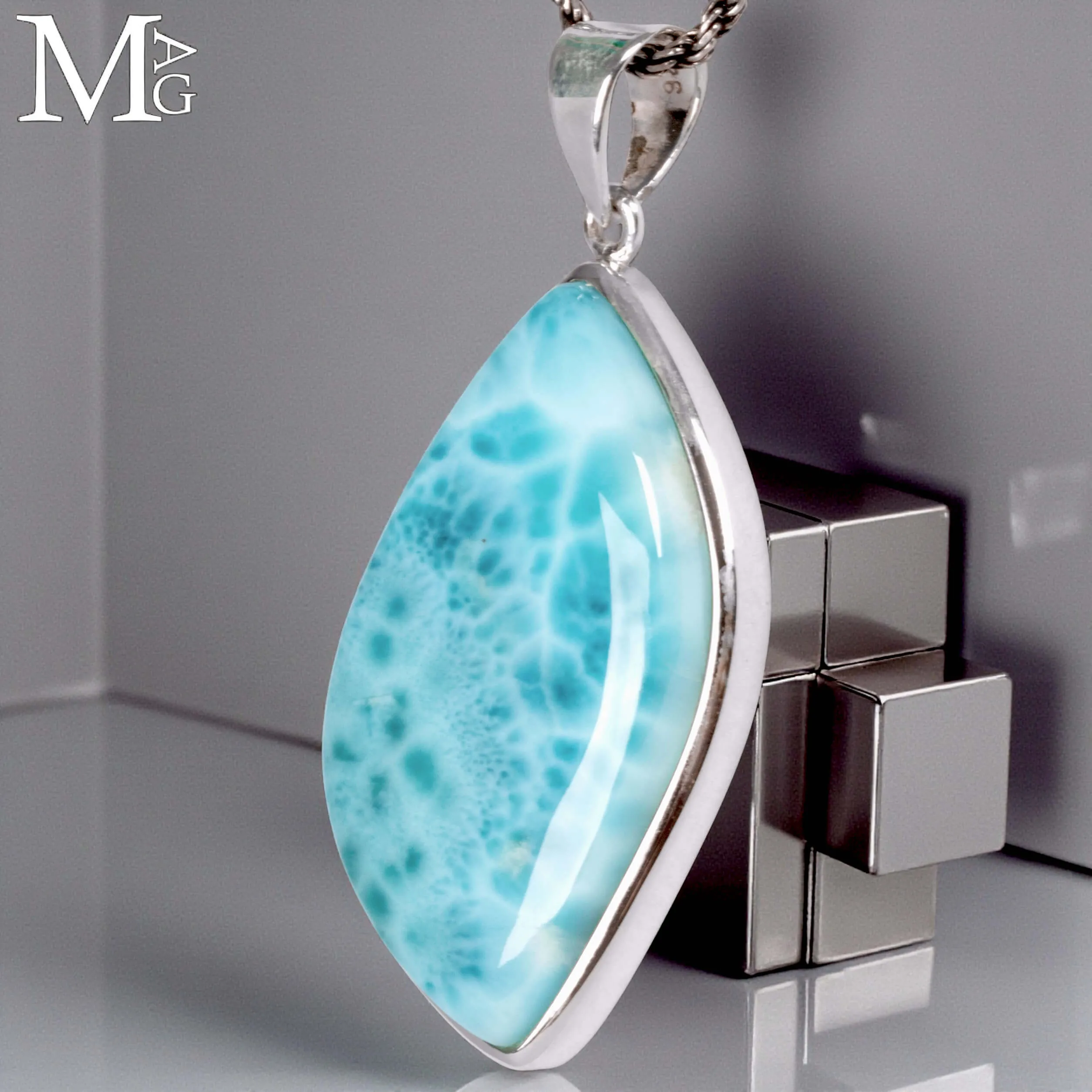 Ciondolo in Argento con Larimar Naturale.