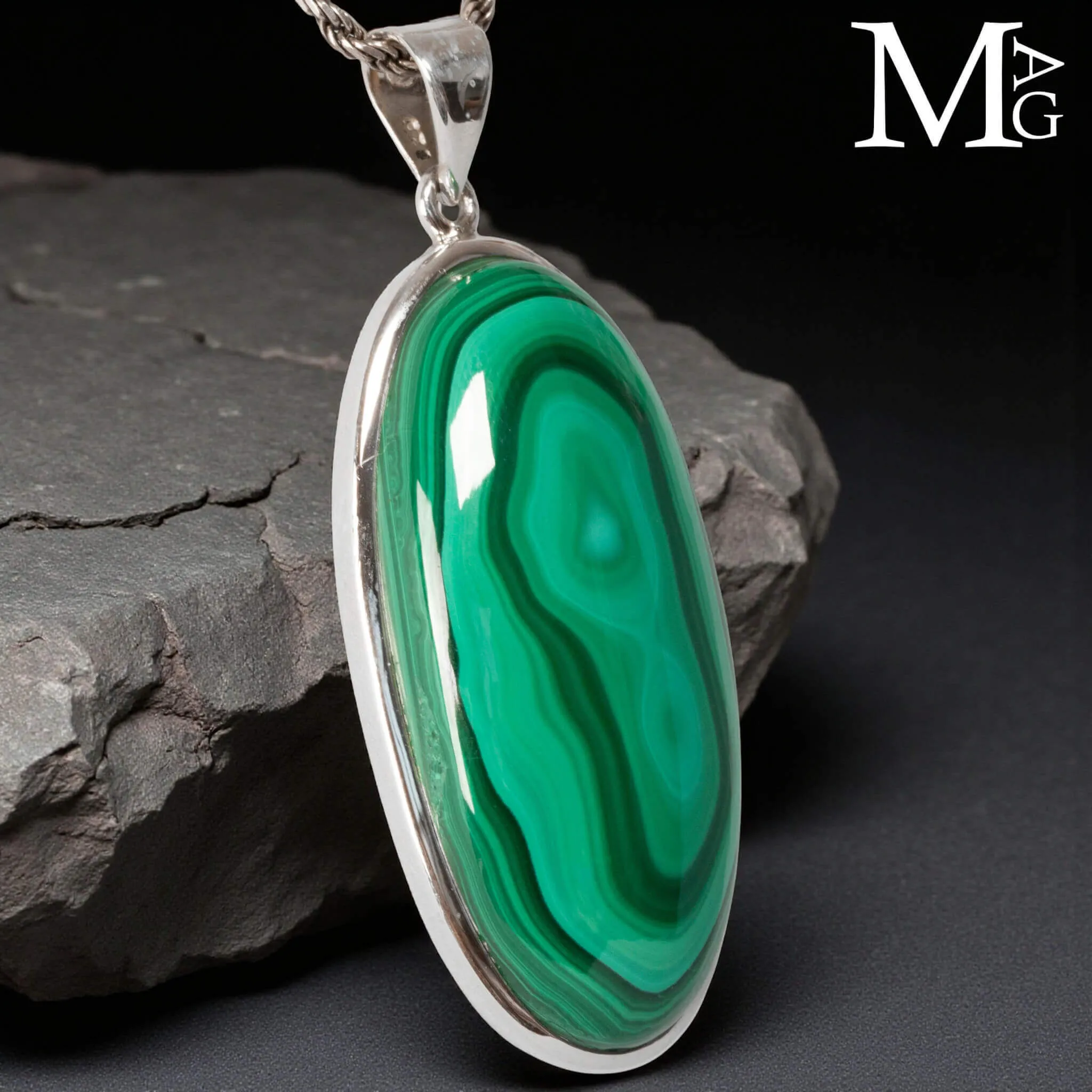 Ciondolo in Argento con Malachite ovale