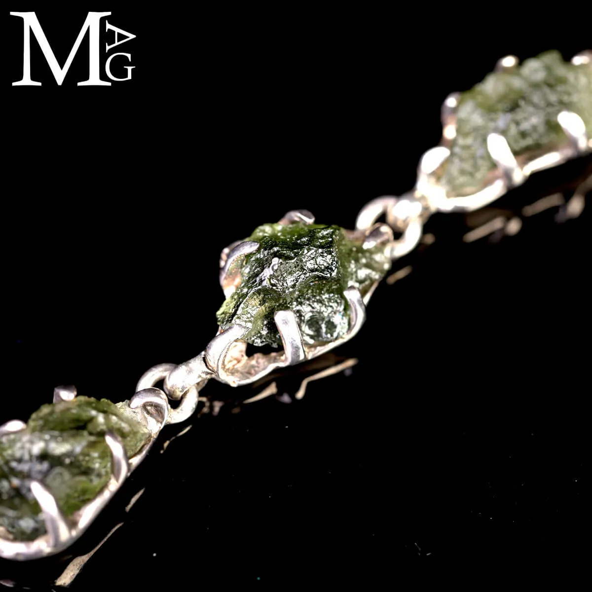 Bracciale in argento con Moldavite Naturale – Energia dallo Spazio