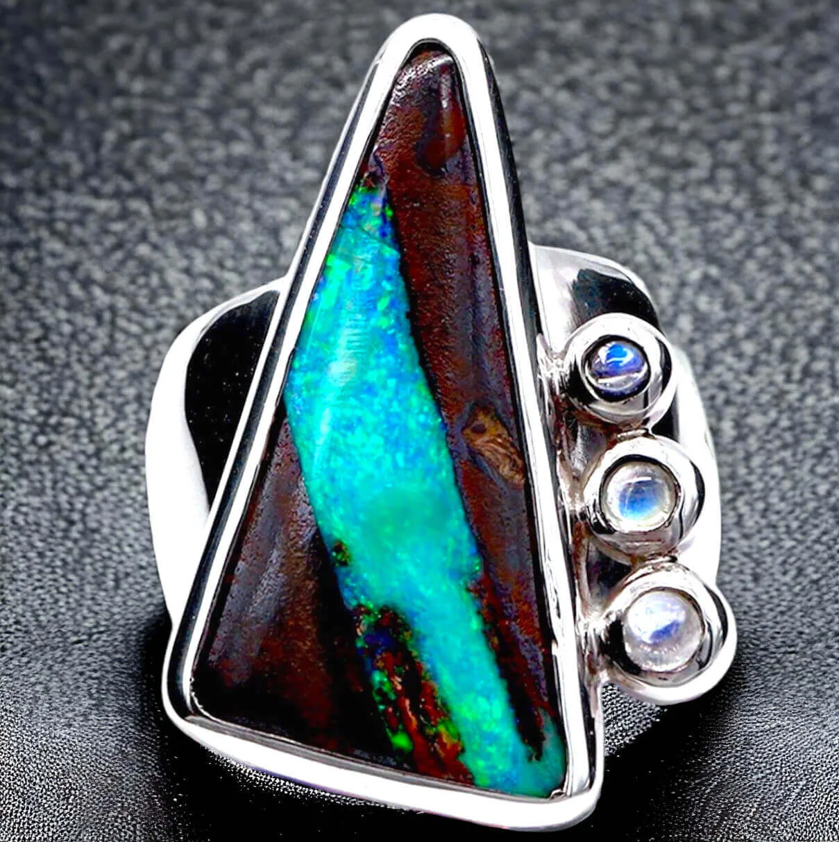 Anello con Opale Australiano Boulder Blue Lagoon