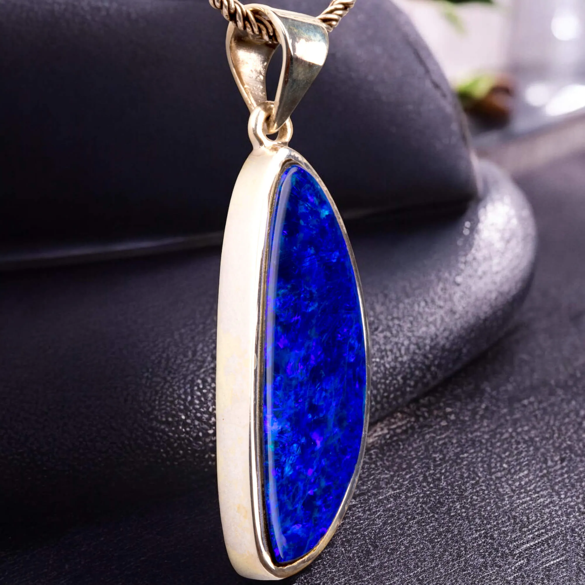 Ciondolo in Argento con Opale Boulder Australiano.