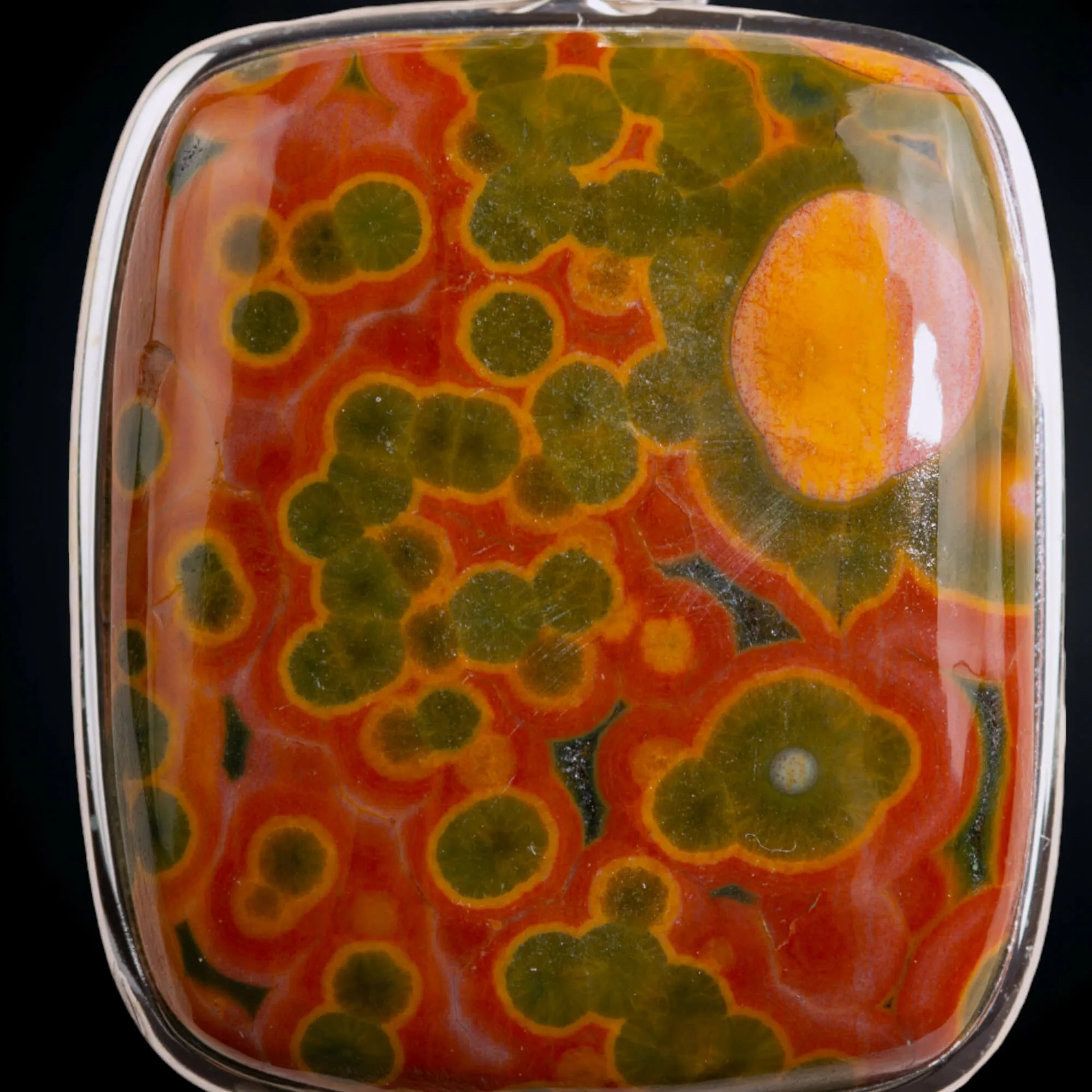 Ciondolo "8th vein ocean jasper" di Diaspro Oceanico Orbicolato Rosso e Verde.