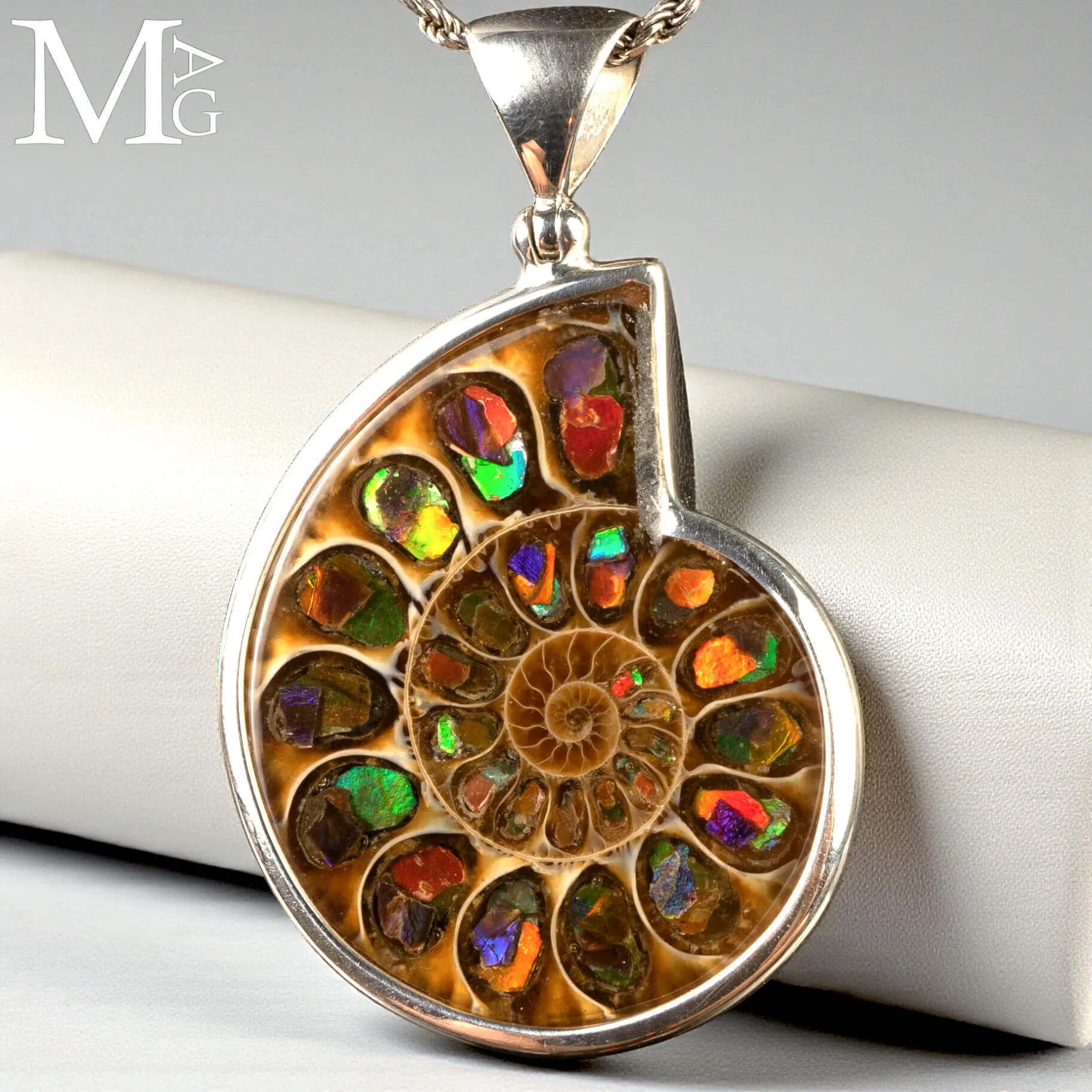 Ciondolo in argento con Ammonite e Ammolite