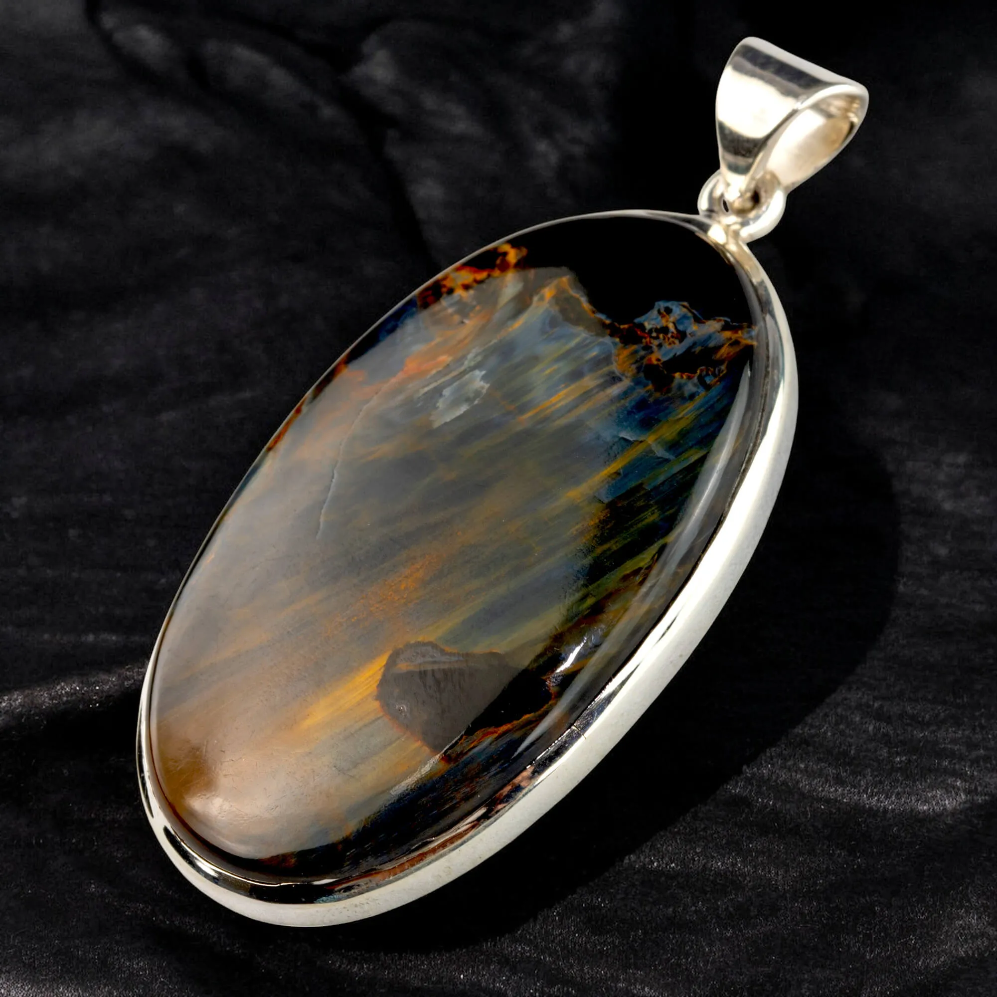 Pietersite Namibiana, Gioiello dalla Forza Naturale.